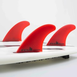 derives surf FCS II Accelerator Neo Glass Medium Red Tri Fins
