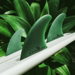derives surf FCS II Carver Neo Glass Medium Sage Tri Fins