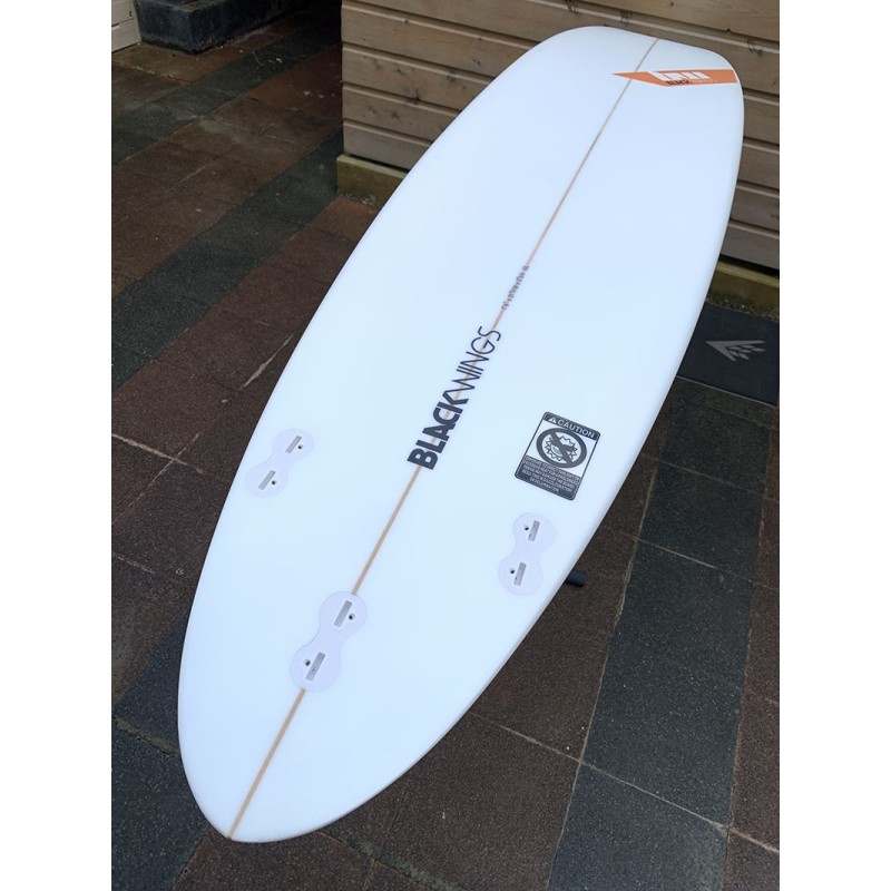 planche de surf blackwings 7'6 egg cristal clear