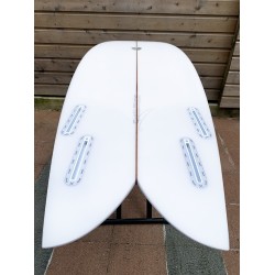 surf christenson 7'0 flat tracker sq box futures side fins