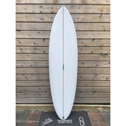 surf pukas 7'6 la cote...